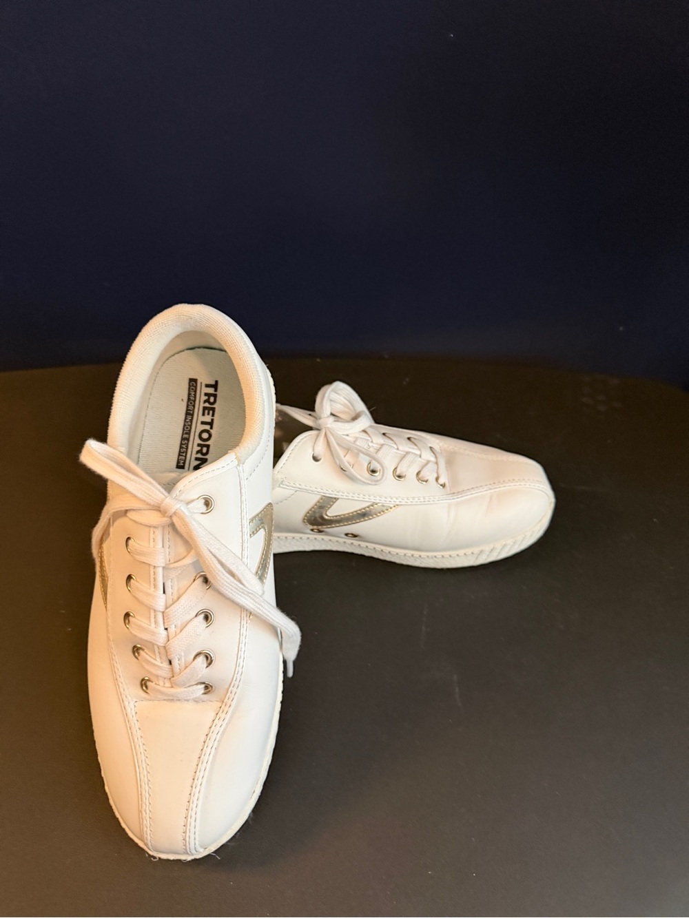 Women's size 8 Tretorn Nylite Plus Leather Sneakers